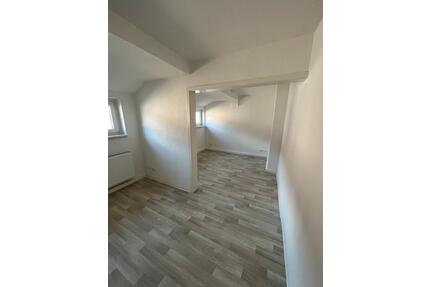 Nachmieter Dachgeschosswohnung - 419,00&nbsp;EUR Kaltmiete, ca.&nbsp; 45,00&nbsp;m&sup2; in Hoyerswerda (PLZ: 02977)