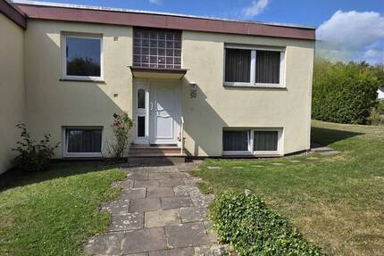 ***reserviert *** Gepflegtes Reihenendhaus mit großem Grundstück in Kassel-Niederzwehren