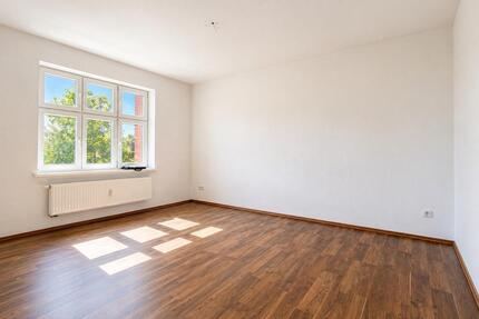 Helle 3-Zimmer-Wohnung mit Balkon - Merseburg