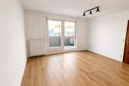 Helle und sehr schöne 2 Z.- Whg mit Balkon in Leonberg-Eltingen