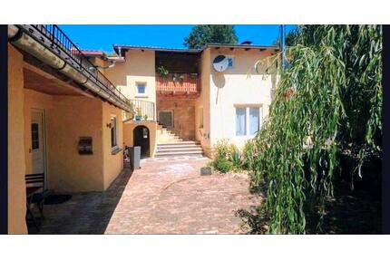 Mehrfamilienhaus mit 3 Wohneinheiten, zwei frei, Bausubstanz gut. - Wald-Michelbach