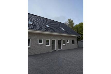 5 ZKB, Reihenhaus in Ihrhove - 1.100,00&nbsp;EUR Kaltmiete, ca.&nbsp; 110,00&nbsp;m&sup2; in Westoverledingen (PLZ: 26810)