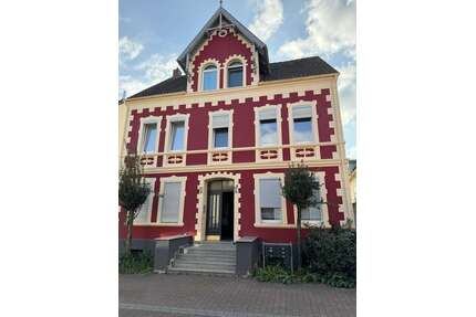 Haus zum Kaufen in Bad Lippspringe 640.000,00 € 365 m²