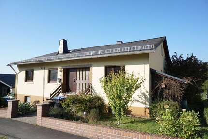 Haus zum Kaufen in Greifenstein-Ulm 209.000,00 € 120 m²