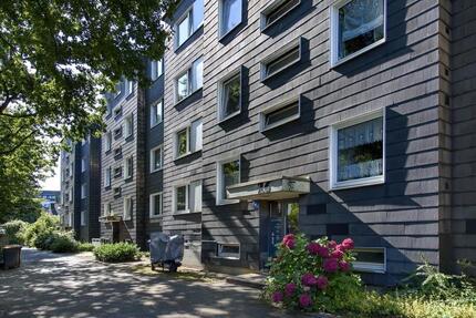 Familienwohnung! Großzügige ! 4-Zimmer-Wohnung mit Balkon in Mönchengladbach Wickrath-Mitte
