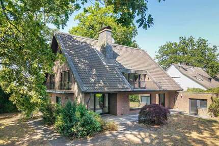 Haus zum Kaufen in Krefeld 839.000,00 € 253 m²