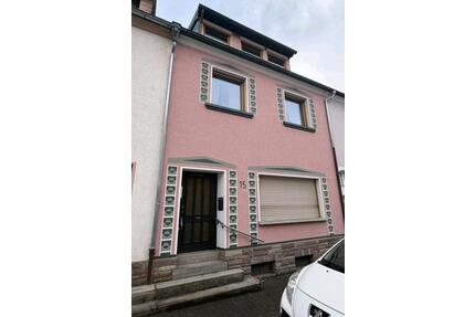 Haus Reihenmittelhaus Hassel - 150.000,00&nbsp;EUR Kaufpreis, ca.&nbsp; 120,00&nbsp;m&sup2; in Sankt Ingbert (PLZ: 66386)