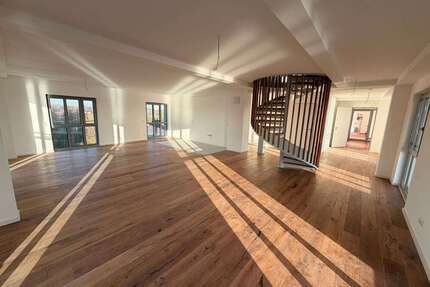 Wohnung zum Mieten in Duisburg 2.960,00 € 220.88 m²