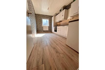 Ruhige, frisch renovierte 3-Zimmer-Wohnung (ca. 80 m²) - Wolnzach