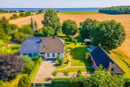 Haus zum Kaufen in Sundhagen OT Tremt 349.000,00 € 140 m²