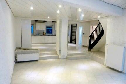 Haus zu verkaufen 5 ½ Zimmer - 380.000,00&nbsp;EUR Kaufpreis, ca.&nbsp; 143,00&nbsp;m&sup2; in Fellbach (PLZ: 70736) Oeffingen