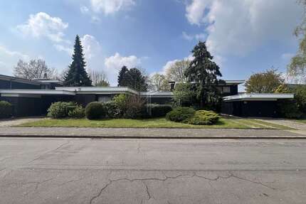Haus zum Kaufen in Neukirchen-Vluyn 1.990.000,00 € 500 m²