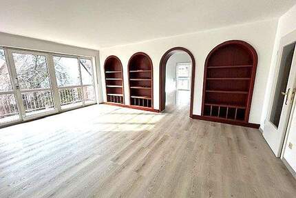 Helle 4,5 Zimmerwohnung mit 2 Balkonen und PKW-Stellplatz in Birkenfeld