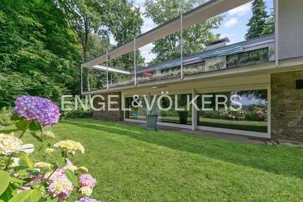 Haus zum Kaufen in Bergisch Gladbach - Hebborn 1.260.000,00 € 214 m²