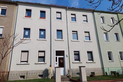 Helle 2-Zi.-Whg. mit Tageslichtbad - Roßwein