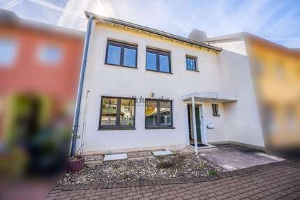Haus zum Kaufen in Hagen 230.000,00 € 119.46 m²