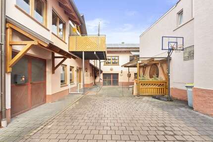 Haus zum Kaufen in Freigericht 699.000,00 € 290 m²