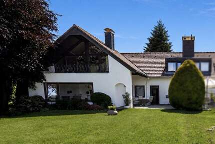 Haus zum Kaufen in Reichshof 320.000,00 € 198 m²