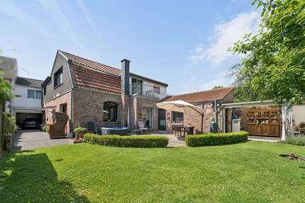 Haus zum Kaufen in Issum 489.000,00 € 280 m²