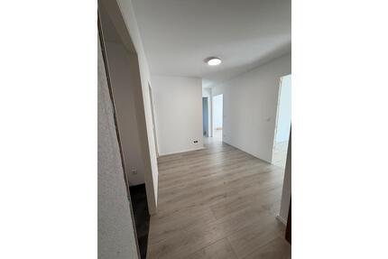 Provisionsfrei | Kernsanierte 3,5 Zimmerwohnung mit Balkon - Karlsruhe Daxlanden