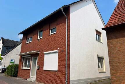 Zweifamilienhaus mit Nebengebäuden - Rheine