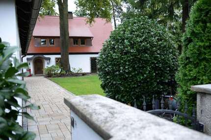 Haus zum Kaufen in Rückersdorf 2.190.000,00 € 340 m²