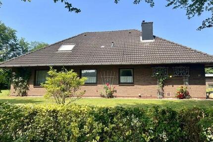 Freistehender Bungalow auf großem Grundstück zu verkaufen - Mildstedt