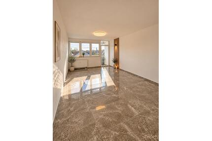Moderne, helle Wohnung mit Balkon und hochwertigem Fliesenboden - Kandel