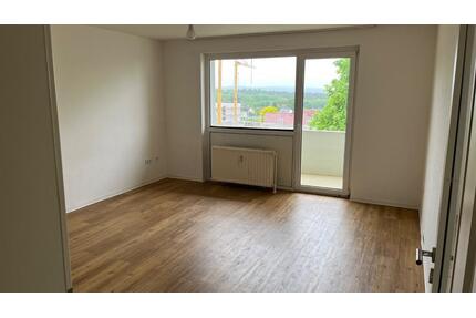 2 Zimmer Wohnung mit Balkon und Fernblick leerstehend - Obernkirchen