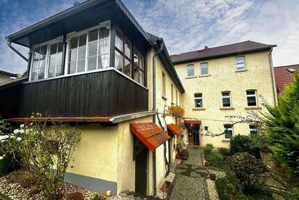 Haus zum Kaufen in Naumburg 328.000,00 € 350 m²
