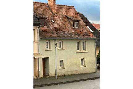 Doppelhaus mit Garten, Scheune& Wasserbrunnen in Aschersleben
