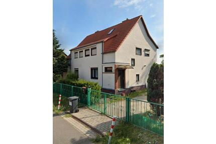 Doppelhaushälfte In Berlin-Mahlsdorf