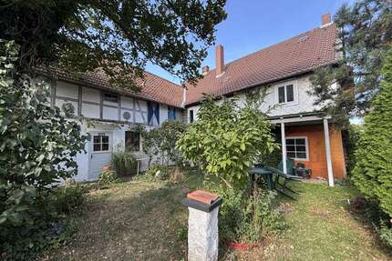 Haus zum Kaufen in Wendeburg 179.000,00 € 247 m²