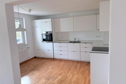 4-Zi. Wohnung mit EBK und Ofen, zentral und im Grünen - Burgsinn