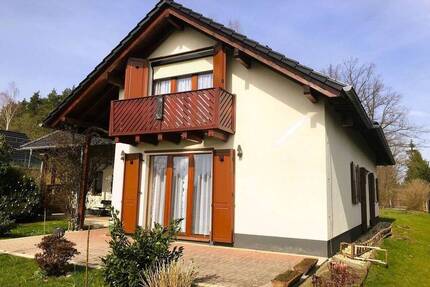 Hochwertiges Architektenhaus mit moderner Erdwärmeheizung direkt am Werdauer Wald