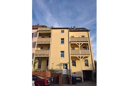 2 Zimmer mit Balkon + Stellplatz möglich - Altenburg