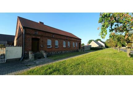 Haus. Scheune und 4970 ㎡ Grundstück - Perleberg