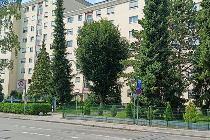 Attraktive 3-Zimmer möblierte Wohnung mit Balkon in Königsbrunn