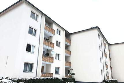 GRÜNLAGE Bezugsfreie Eigentumswohnung mit Balkon für Selbstnutzer oder Anleger - Berlin Lankwitz