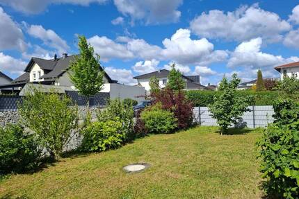 Schöne ETW mit Terrasse und 100 qm Privatgarten - Steinach