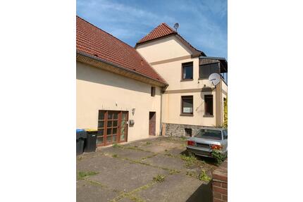 Einfamilienhaus mit Einliegerwohnung - Kalletal