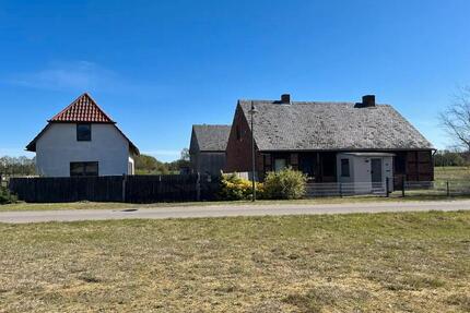 Riesiges Grundstück mit Haus & 3 Nebengebäuden in Fast‑Alleinlage - Seehausen (Altmark)