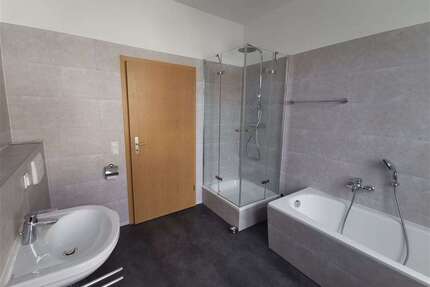 Wohnung zum Kaufen in Chemnitz 65.000,00 € 71.48 m²
