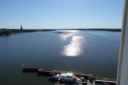 schön ausgerichtete Ferienwohnung im 10. Stock des Wikingturms - Schleswig