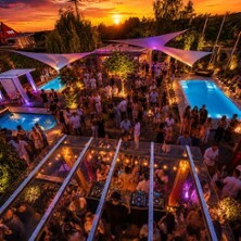 Auqu Luxe - the experience - exclusive pool vibes