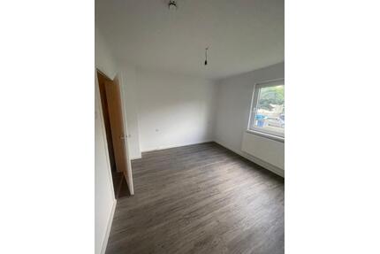Frisch sanierte Wohnung Einbauküche in Salzgitter Lebenstedt