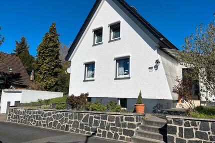 Kleines Einfamilienhaus - 295.000,00&nbsp;EUR Kaufpreis, ca.&nbsp; 85,00&nbsp;m&sup2; in Herborn (PLZ: 35745)