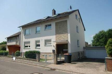 Hameln-Afferde: Erdgeschosswohnung (4ZKB) mit Balkon, Keller