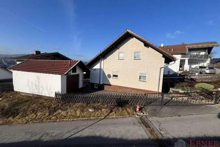 Schmuckes Wohnhaus in der Stadt Viechtach OT Blossersberg