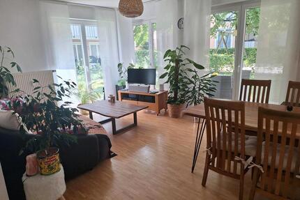 Zwischenmiete! EG Wohnung mit Garten. 2 Zi, Küche, Bad, Flur, TG. - Regensburg Das Dörnberg